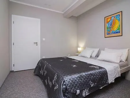 Nina Apartman