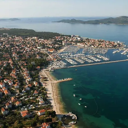 Nina Biograd Na Moru