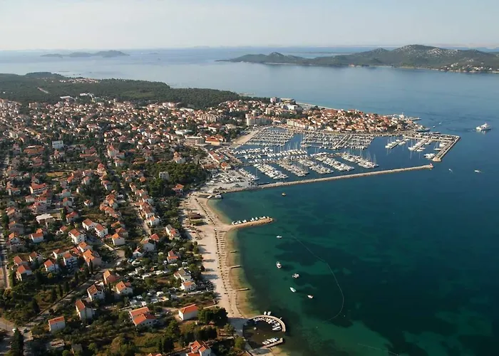 Nina 비오그라드나모루