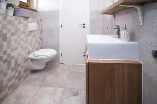 Nina * 비오그라드나모루